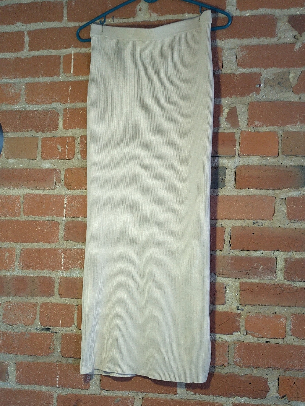 Olive & Oak Cream Ribbed Maxi Skirt